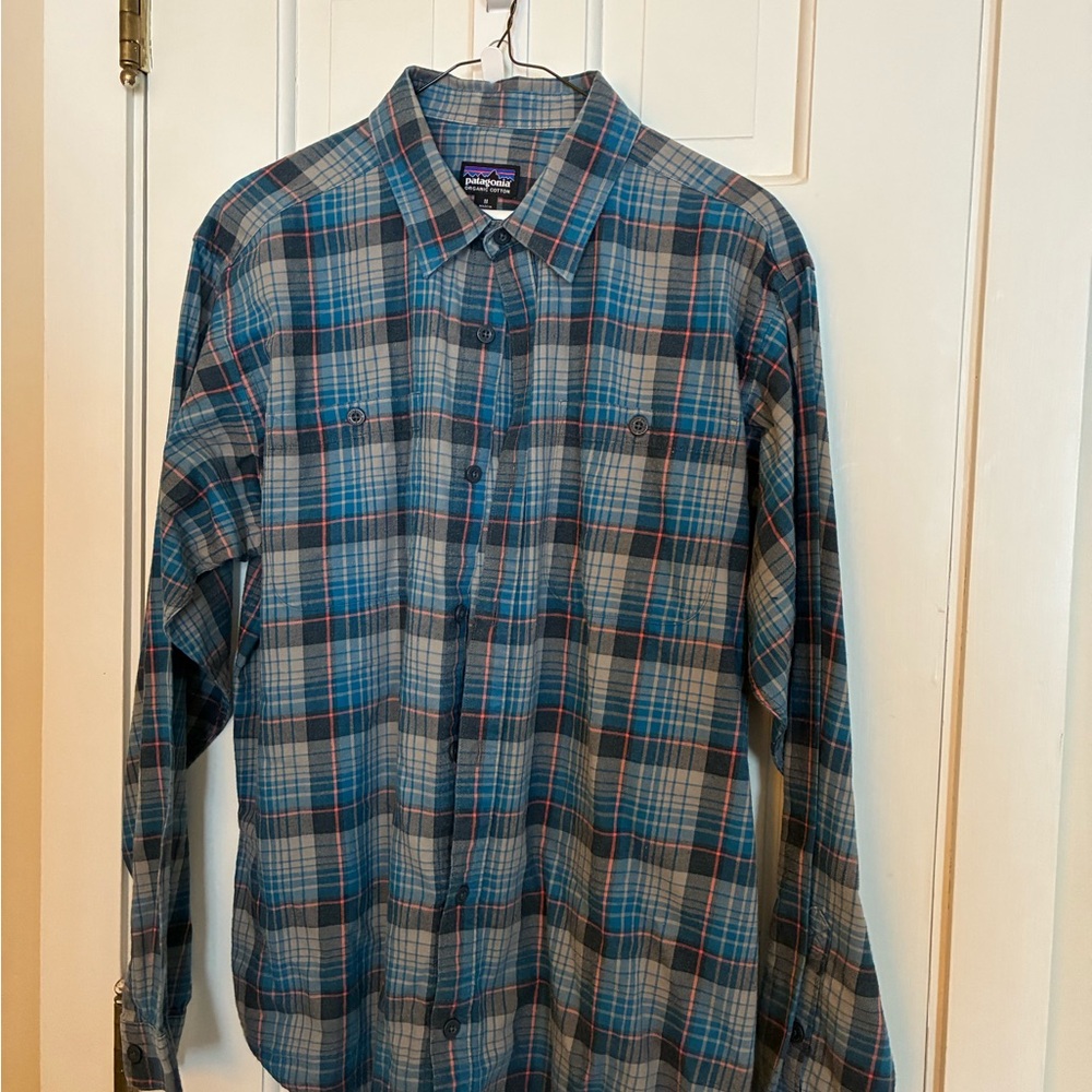 Patagonia Men's Casual Blue and Gray Plaid Shirt